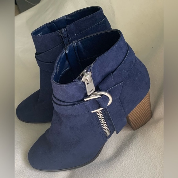 Apt 9 Ankle Boots Advisor Navy 116367 Womens Sz 9 M Chunky Buckle Booties - Picture 2 of 14